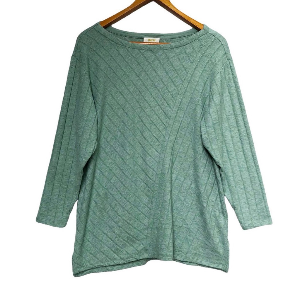Sweater asymmetrical design